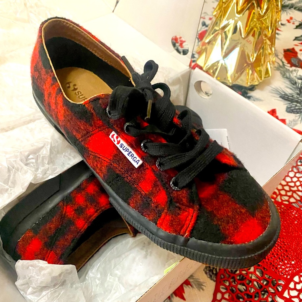 New Superga 38 or sz 7 or 7.5